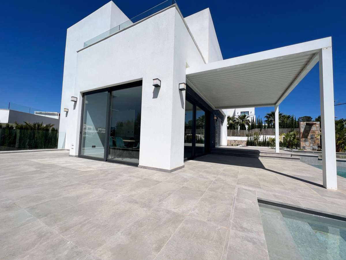 Resale - 3 Bedroom 3 Bathroom Villa in Las Colinas Golf and Country Club - - Alicante Resale - 3 Bedroom 3 Bathroom Villa in Las Colinas Golf and Country Club - - Alicante