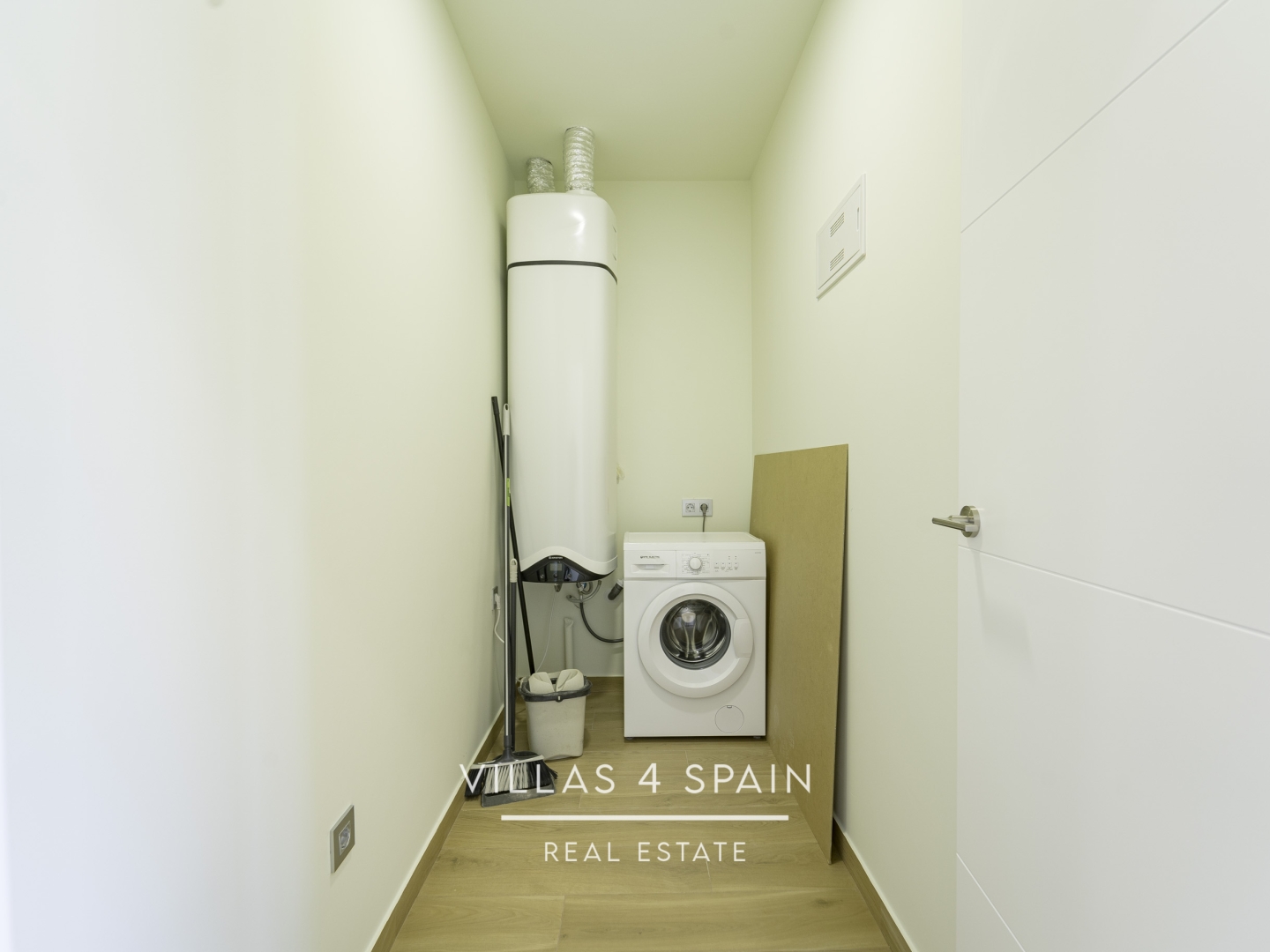 Resale - 3 Bedroom Bungalow with Private Pool and Roof Terrace - azahar model - c.costa brava - Alicante Resale - 3 Bedroom Bungalow with Private Pool and Roof Terrace - azahar model - c.costa brava - Alicante