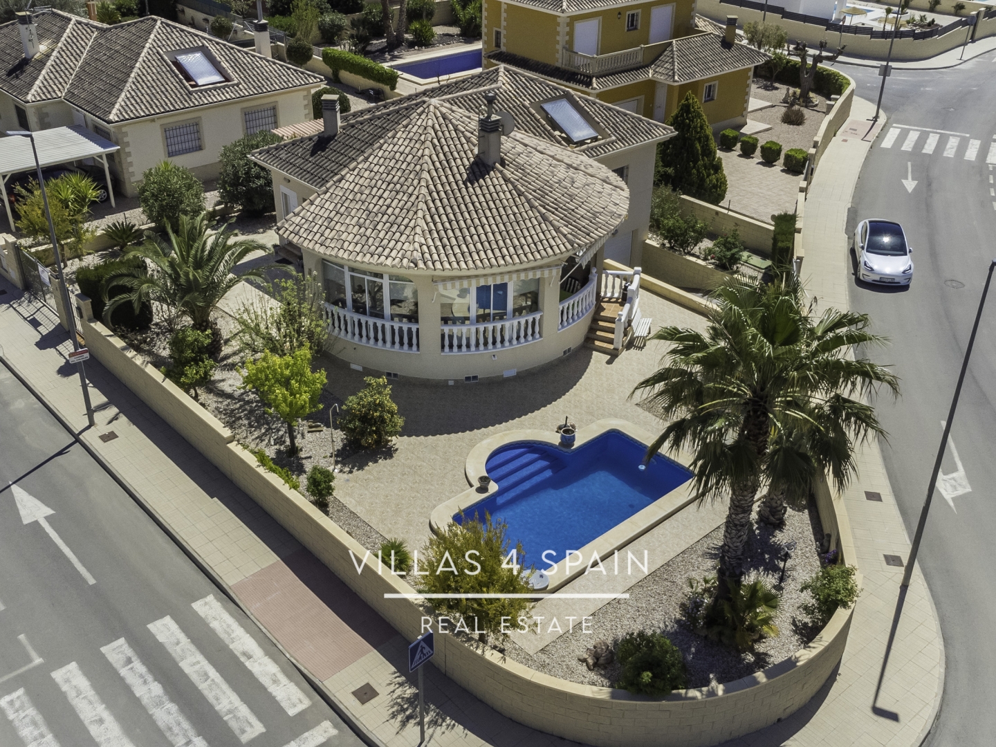Resale - 5 Bedroom 2 Bathroom Villa In La Romana with Swimming pool and Basement - carrer d ela figuera - Alicante Resale - 5 Bedroom 2 Bathroom Villa In La Romana with Swimming pool and Basement - carrer d ela figuera - Alicante