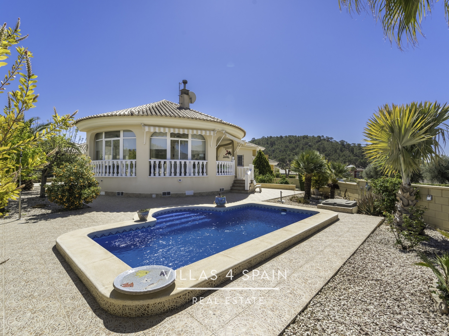 Resale - 5 Bedroom 2 Bathroom Villa In La Romana with Swimming pool and Basement - carrer d ela figuera - Alicante Resale - 5 Bedroom 2 Bathroom Villa In La Romana with Swimming pool and Basement - carrer d ela figuera - Alicante