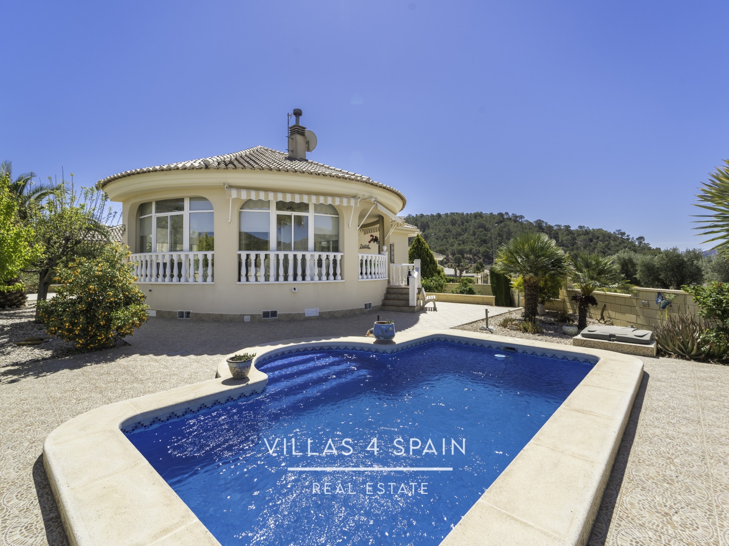 Resale - 5 Bedroom 2 Bathroom Villa In La Romana with Swimming pool and Basement - carrer d ela figuera - Alicante Resale - 5 Bedroom 2 Bathroom Villa In La Romana with Swimming pool and Basement - carrer d ela figuera - Alicante