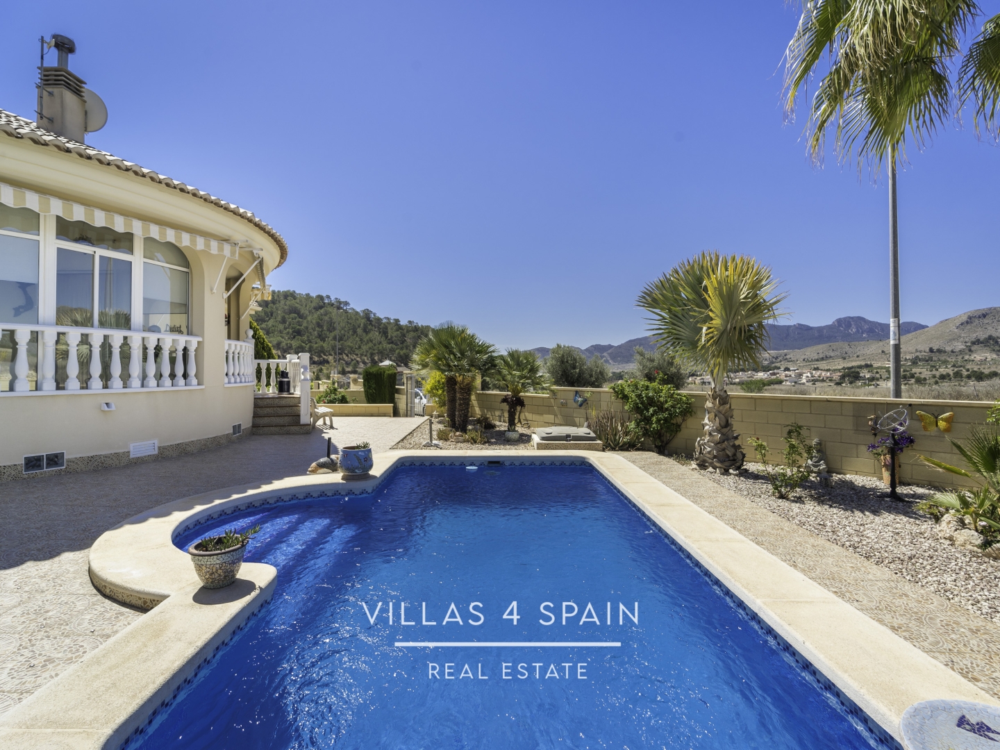 Resale - 5 Bedroom 2 Bathroom Villa In La Romana with Swimming pool and Basement - carrer d ela figuera - Alicante Resale - 5 Bedroom 2 Bathroom Villa In La Romana with Swimming pool and Basement - carrer d ela figuera - Alicante