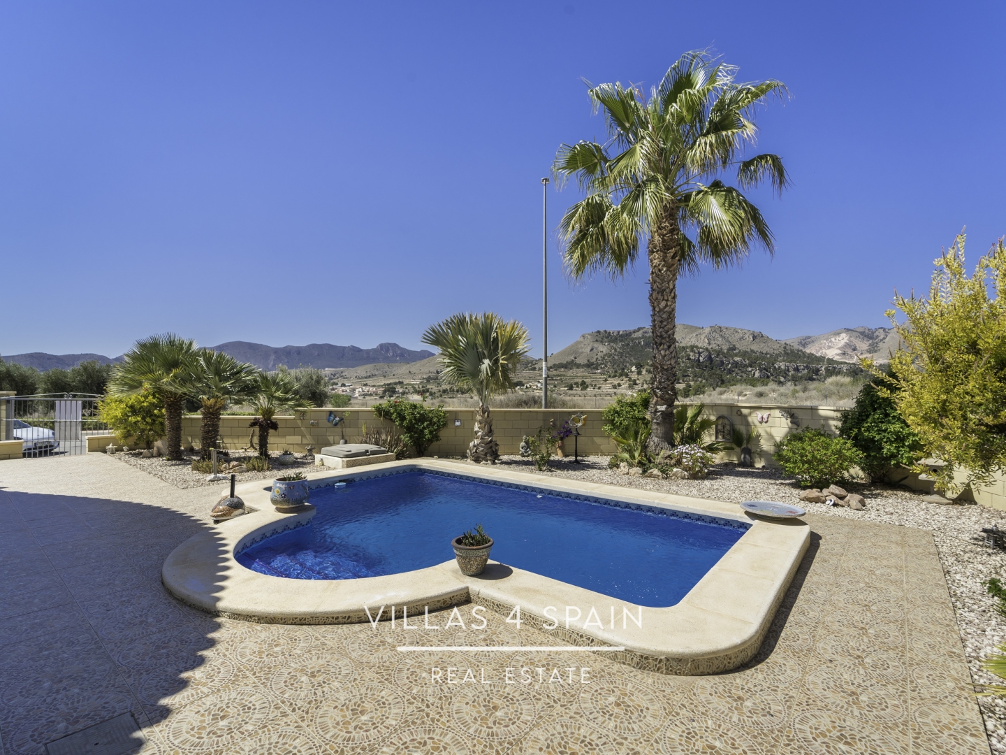 Resale - 5 Bedroom 2 Bathroom Villa In La Romana with Swimming pool and Basement - carrer d ela figuera - Alicante Resale - 5 Bedroom 2 Bathroom Villa In La Romana with Swimming pool and Basement - carrer d ela figuera - Alicante