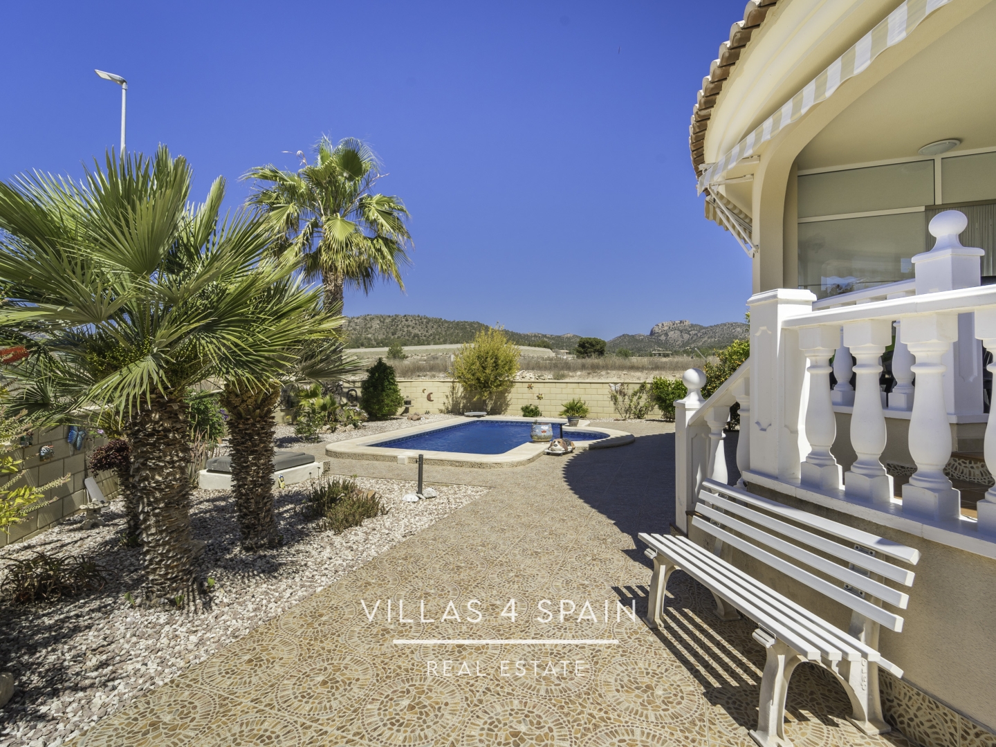 Resale - 5 Bedroom 2 Bathroom Villa In La Romana with Swimming pool and Basement - carrer d ela figuera - Alicante Resale - 5 Bedroom 2 Bathroom Villa In La Romana with Swimming pool and Basement - carrer d ela figuera - Alicante