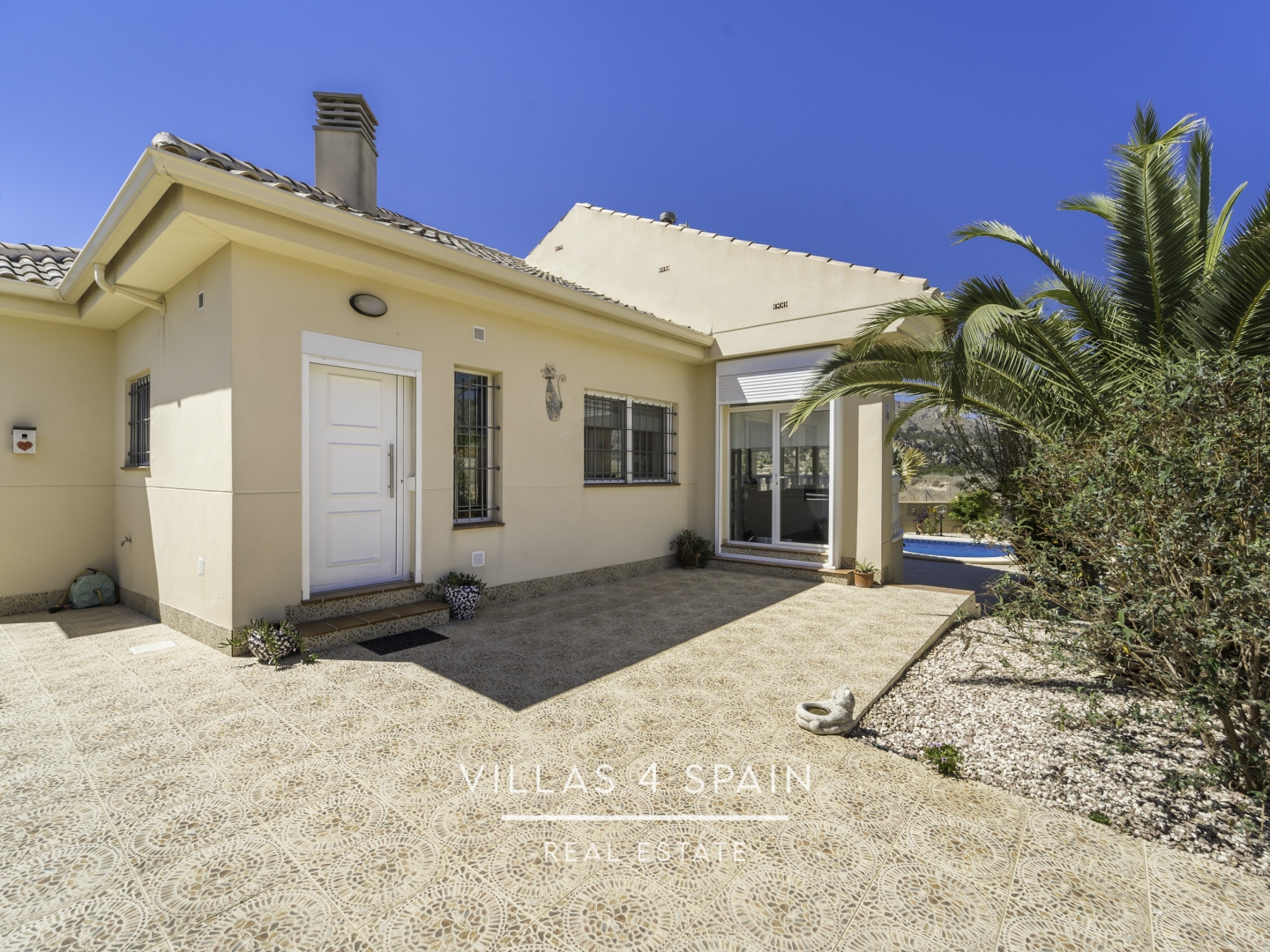 Resale - 5 Bedroom 2 Bathroom Villa In La Romana with Swimming pool and Basement - carrer d ela figuera - Alicante Resale - 5 Bedroom 2 Bathroom Villa In La Romana with Swimming pool and Basement - carrer d ela figuera - Alicante