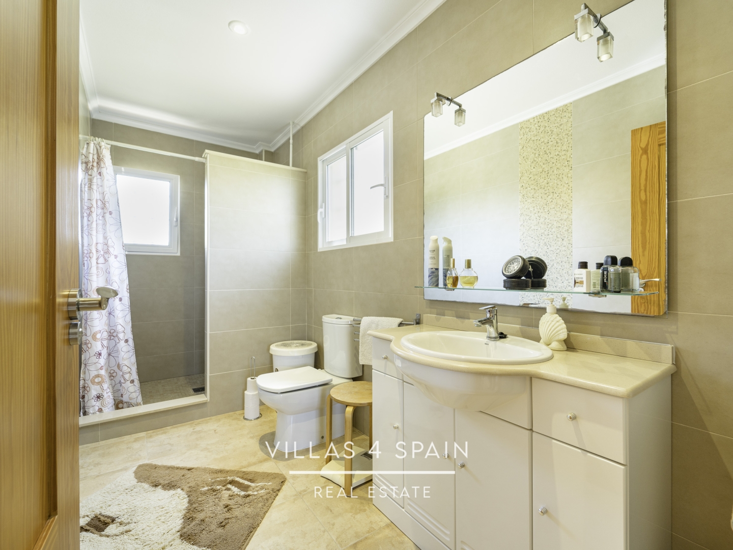 Resale - 5 Bedroom 2 Bathroom Villa In La Romana with Swimming pool and Basement - carrer d ela figuera - Alicante Resale - 5 Bedroom 2 Bathroom Villa In La Romana with Swimming pool and Basement - carrer d ela figuera - Alicante