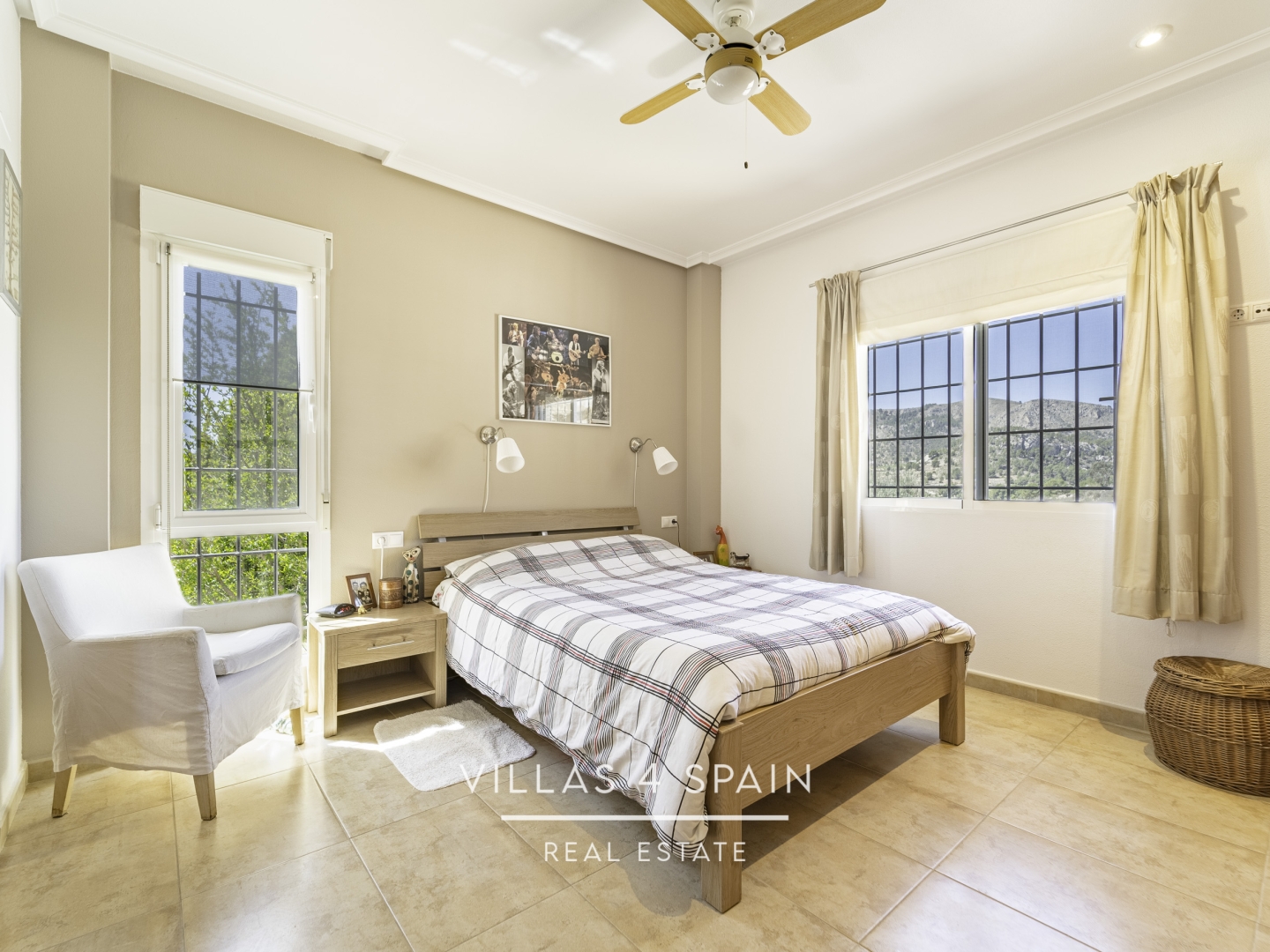 Resale - 5 Bedroom 2 Bathroom Villa In La Romana with Swimming pool and Basement - carrer d ela figuera - Alicante Resale - 5 Bedroom 2 Bathroom Villa In La Romana with Swimming pool and Basement - carrer d ela figuera - Alicante