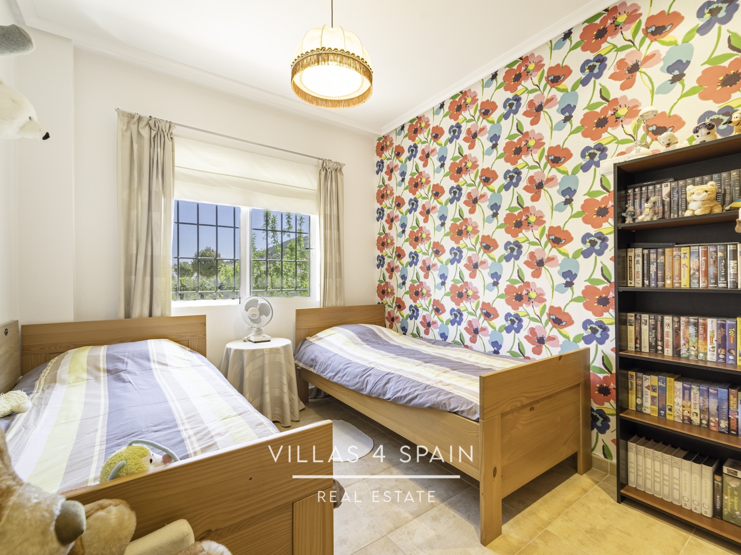 Resale - 5 Bedroom 2 Bathroom Villa In La Romana with Swimming pool and Basement - carrer d ela figuera - Alicante Resale - 5 Bedroom 2 Bathroom Villa In La Romana with Swimming pool and Basement - carrer d ela figuera - Alicante
