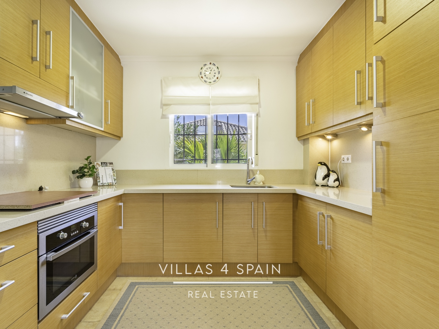 Resale - 5 Bedroom 2 Bathroom Villa In La Romana with Swimming pool and Basement - carrer d ela figuera - Alicante Resale - 5 Bedroom 2 Bathroom Villa In La Romana with Swimming pool and Basement - carrer d ela figuera - Alicante