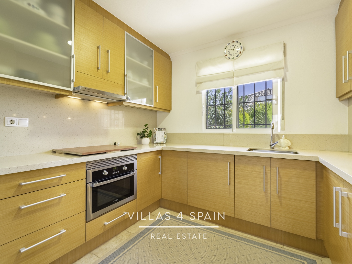 Resale - 5 Bedroom 2 Bathroom Villa In La Romana with Swimming pool and Basement - carrer d ela figuera - Alicante Resale - 5 Bedroom 2 Bathroom Villa In La Romana with Swimming pool and Basement - carrer d ela figuera - Alicante