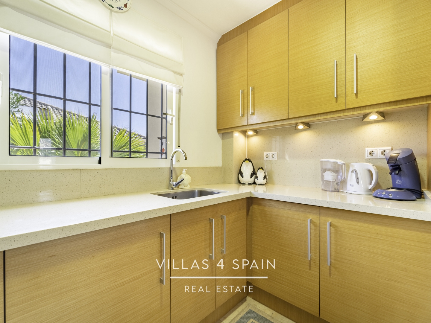 Resale - 5 Bedroom 2 Bathroom Villa In La Romana with Swimming pool and Basement - carrer d ela figuera - Alicante Resale - 5 Bedroom 2 Bathroom Villa In La Romana with Swimming pool and Basement - carrer d ela figuera - Alicante