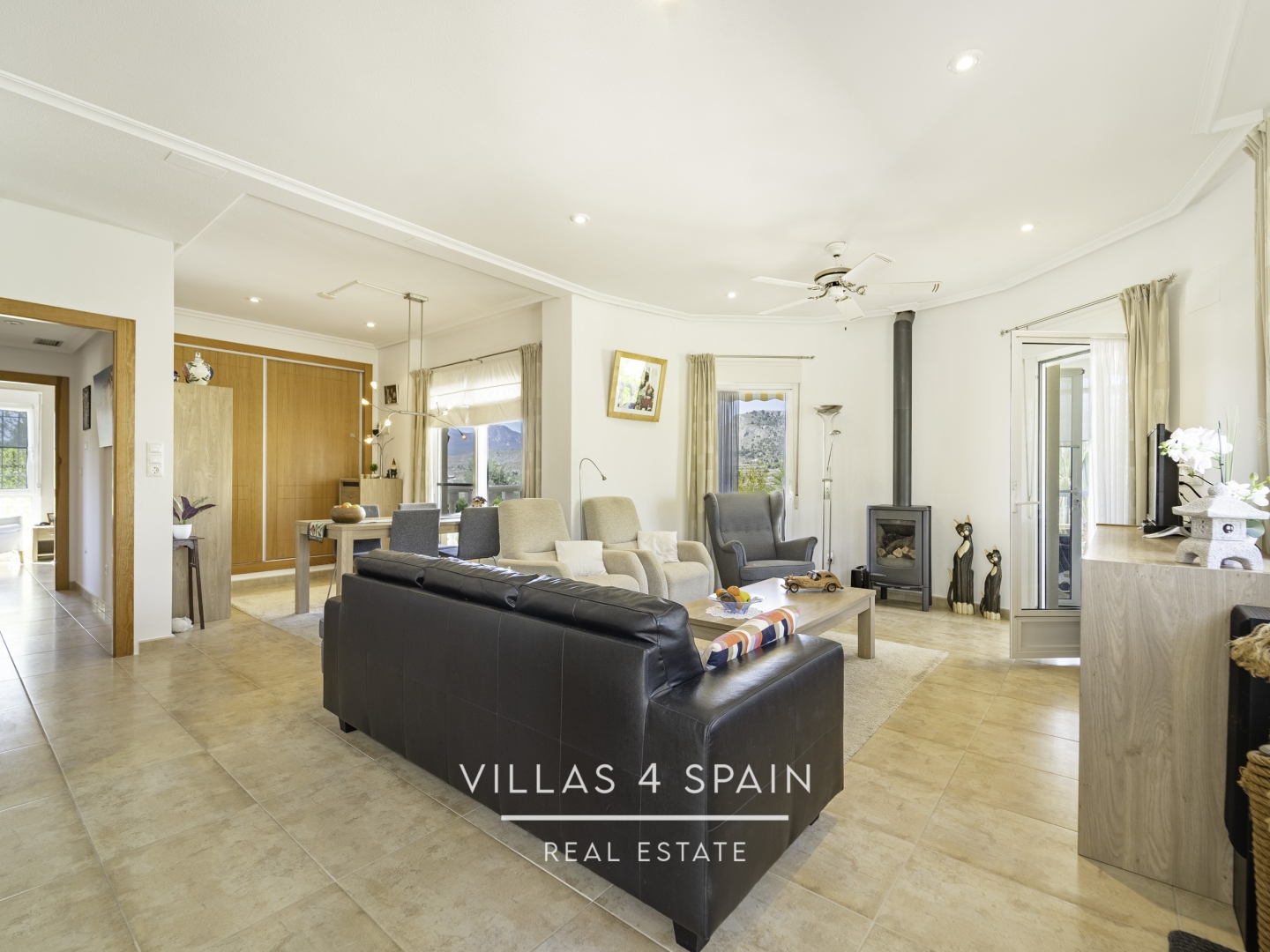 Resale - 5 Bedroom 2 Bathroom Villa In La Romana with Swimming pool and Basement - carrer d ela figuera - Alicante Resale - 5 Bedroom 2 Bathroom Villa In La Romana with Swimming pool and Basement - carrer d ela figuera - Alicante