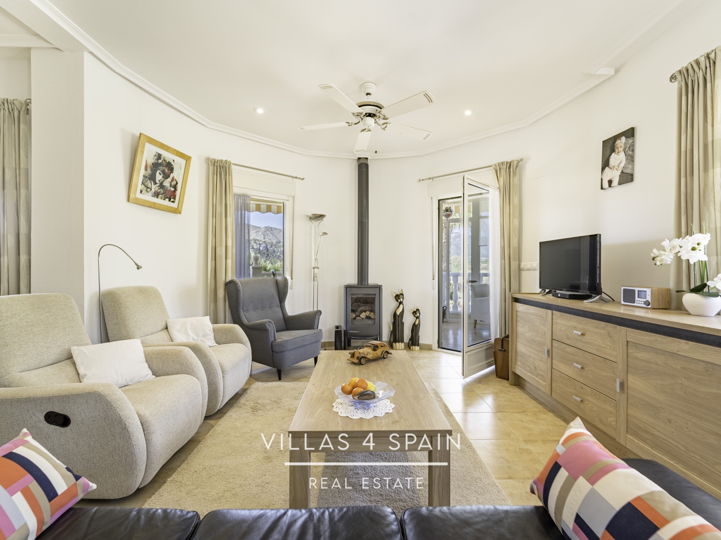 Resale - 5 Bedroom 2 Bathroom Villa In La Romana with Swimming pool and Basement - carrer d ela figuera - Alicante Resale - 5 Bedroom 2 Bathroom Villa In La Romana with Swimming pool and Basement - carrer d ela figuera - Alicante