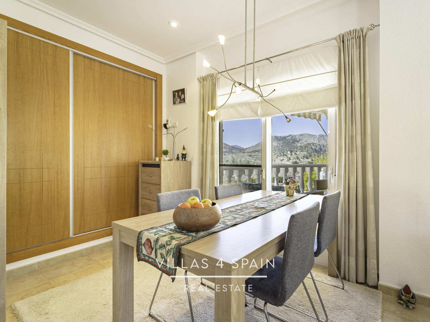 Resale - 5 Bedroom 2 Bathroom Villa In La Romana with Swimming pool and Basement - carrer d ela figuera - Alicante Resale - 5 Bedroom 2 Bathroom Villa In La Romana with Swimming pool and Basement - carrer d ela figuera - Alicante