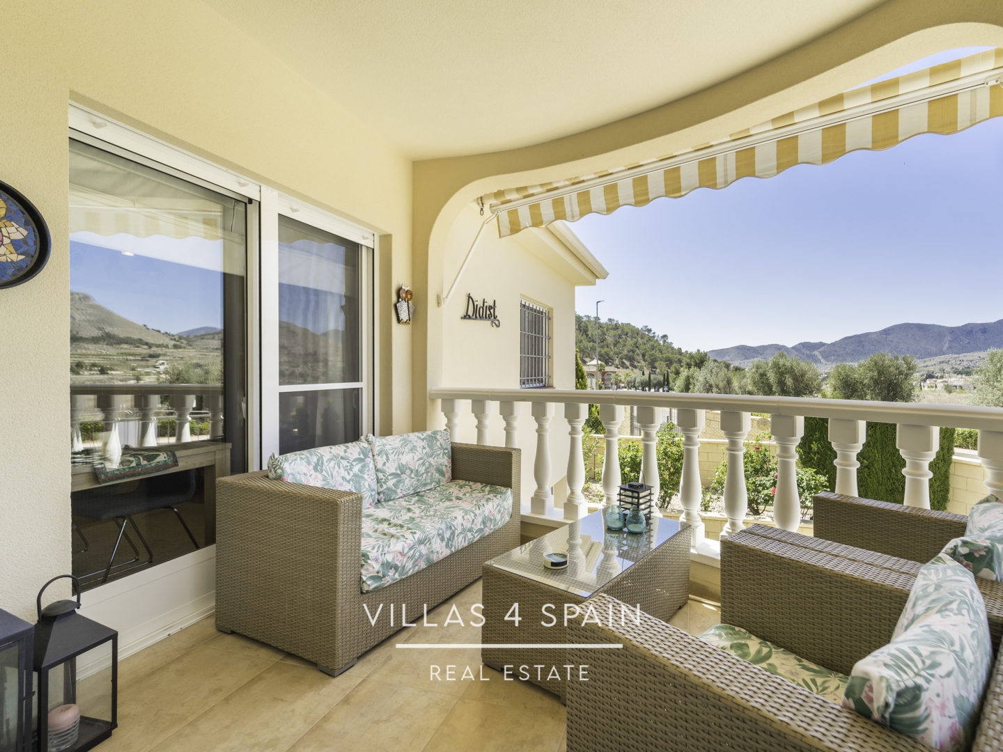 Resale - 5 Bedroom 2 Bathroom Villa In La Romana with Swimming pool and Basement - carrer d ela figuera - Alicante Resale - 5 Bedroom 2 Bathroom Villa In La Romana with Swimming pool and Basement - carrer d ela figuera - Alicante
