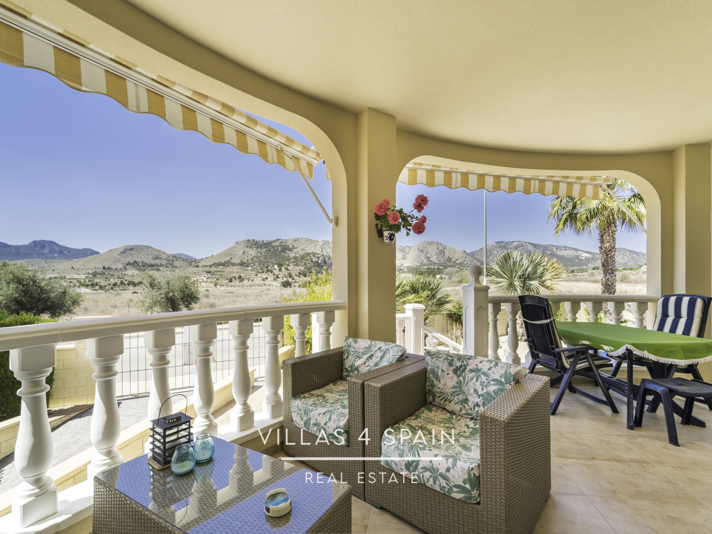 Resale - 5 Bedroom 2 Bathroom Villa In La Romana with Swimming pool and Basement - carrer d ela figuera - Alicante Resale - 5 Bedroom 2 Bathroom Villa In La Romana with Swimming pool and Basement - carrer d ela figuera - Alicante