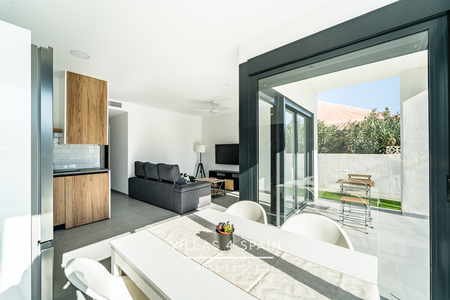 Resale - 2023.Build 2 Bedroom 2 Bathroom Villa with Private Pool and parking - av. de la libertad - Murcia Resale - 2023.Build 2 Bedroom 2 Bathroom Villa with Private Pool and parking - av. de la libertad - Murcia