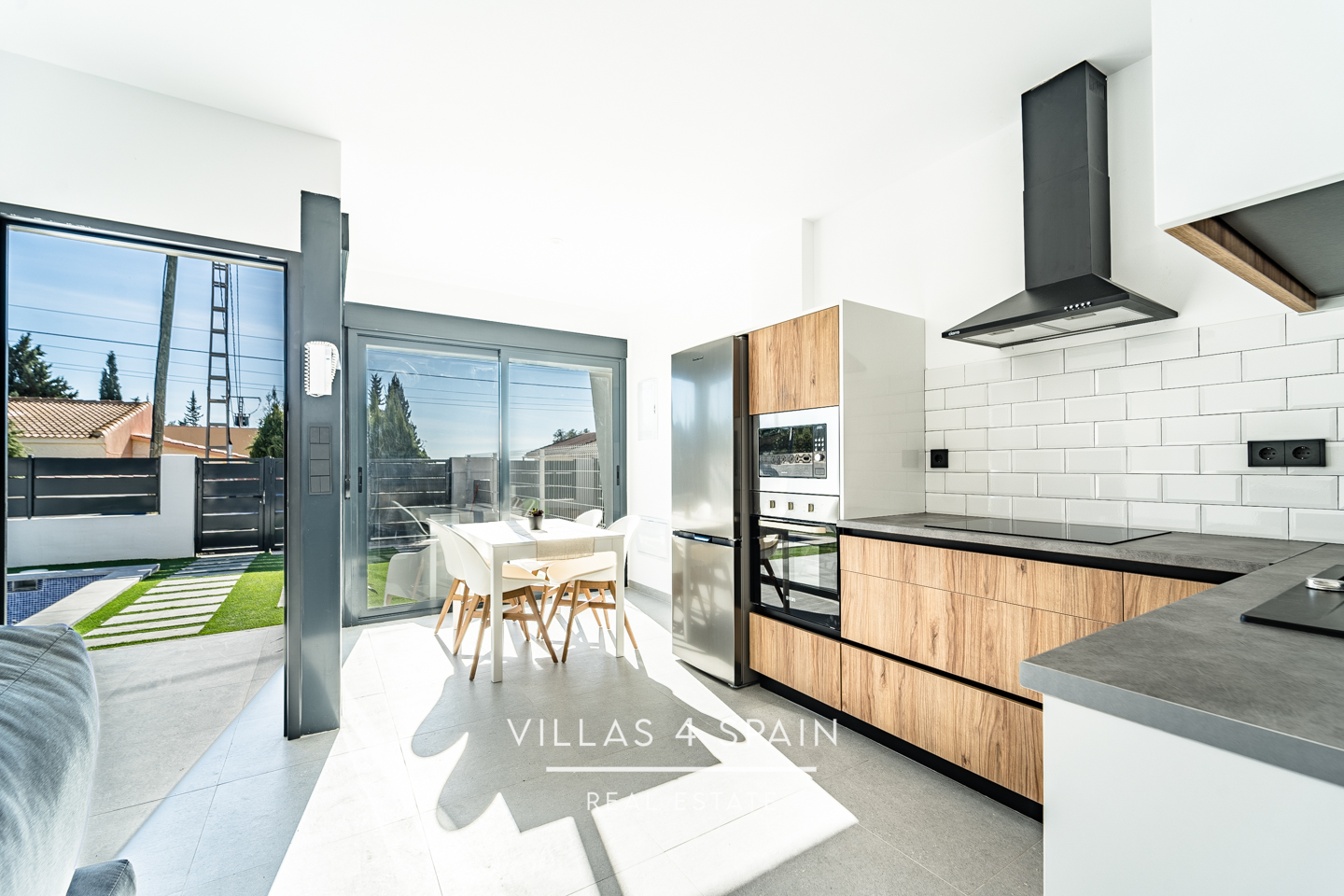 Resale - 2023.Build 2 Bedroom 2 Bathroom Villa with Private Pool and parking - av. de la libertad - Murcia Resale - 2023.Build 2 Bedroom 2 Bathroom Villa with Private Pool and parking - av. de la libertad - Murcia