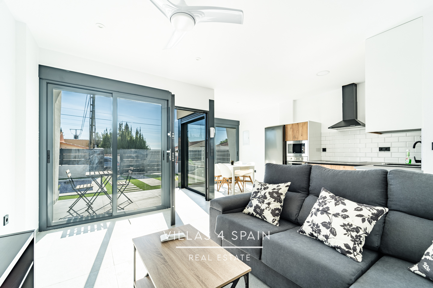 Resale - 2023.Build 2 Bedroom 2 Bathroom Villa with Private Pool and parking - av. de la libertad - Murcia Resale - 2023.Build 2 Bedroom 2 Bathroom Villa with Private Pool and parking - av. de la libertad - Murcia