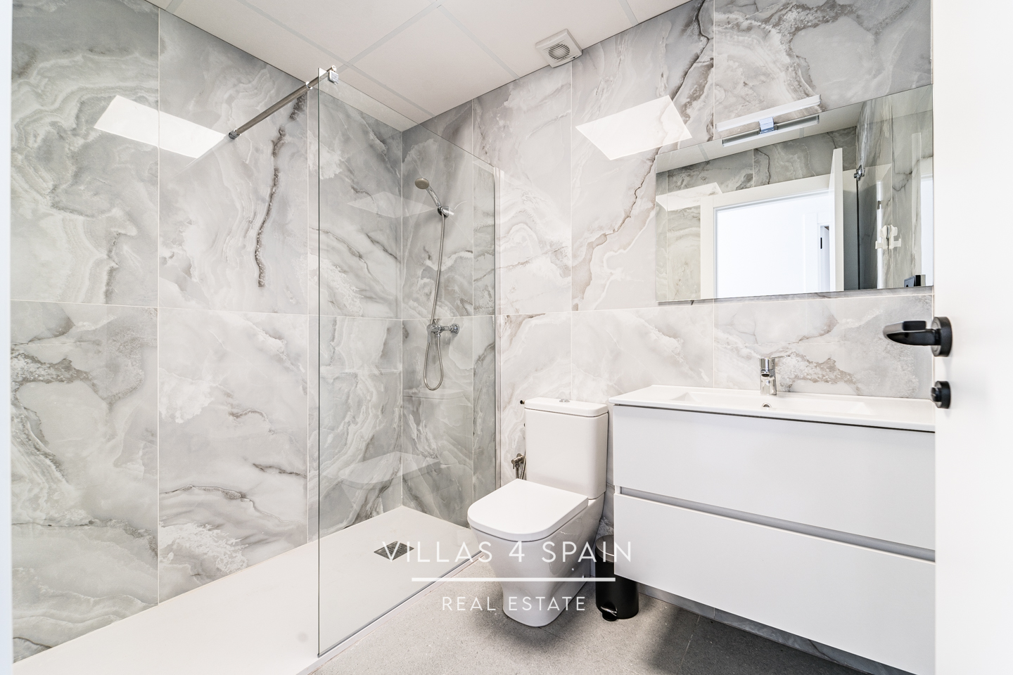 Resale - 2023.Build 2 Bedroom 2 Bathroom Villa with Private Pool and parking - av. de la libertad - Murcia Resale - 2023.Build 2 Bedroom 2 Bathroom Villa with Private Pool and parking - av. de la libertad - Murcia