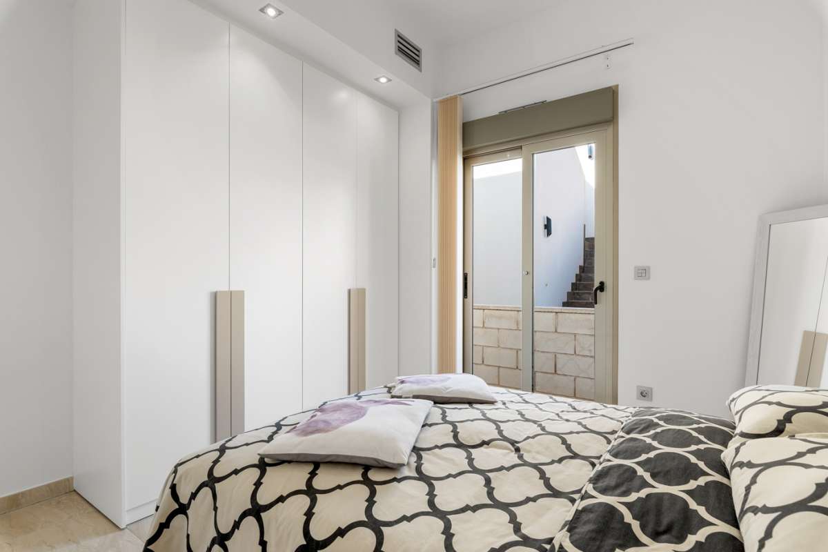 Resale - 3 Bedroom 2 Bathroom Villa in Villamartín - - Alicante Resale - 3 Bedroom 2 Bathroom Villa in Villamartín - - Alicante