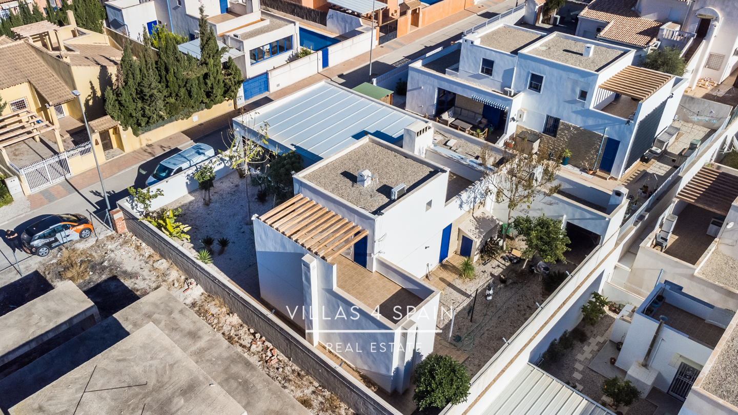 Resale - 3 Bedroom 2 Bathroom Villa with private parking and community pool - calle mercurio - Murcia Resale - 3 Bedroom 2 Bathroom Villa with private parking and community pool - calle mercurio - Murcia