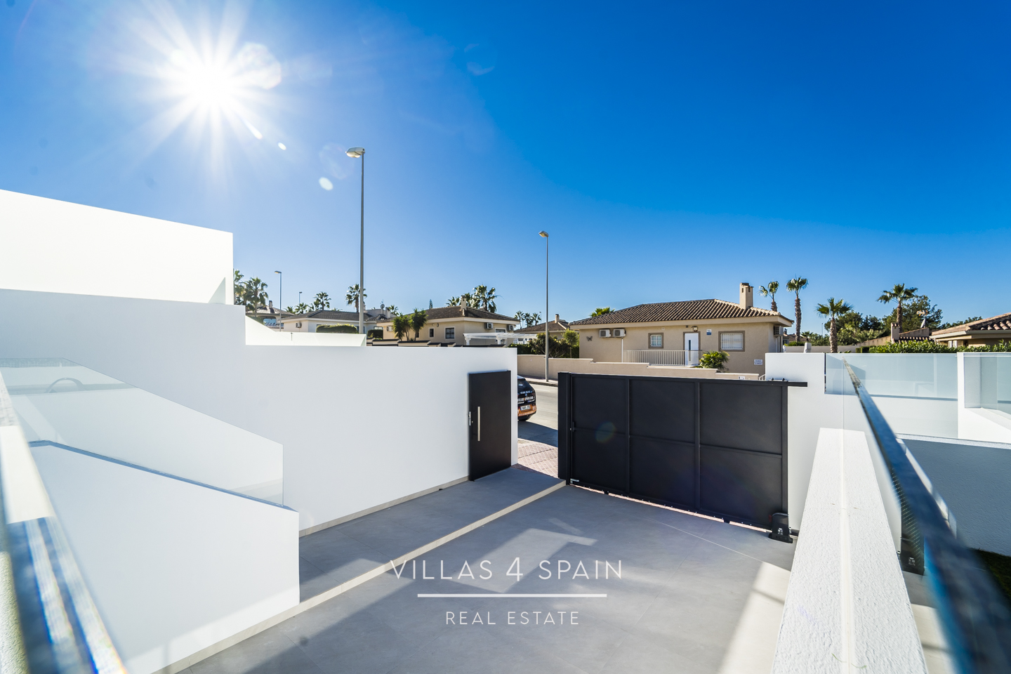 New Build - 3 Bedroom 3 Bathroom New build villa with private pool and parking - calle onix - Alicante New Build - 3 Bedroom 3 Bathroom New build villa with private pool and parking - calle onix - Alicante