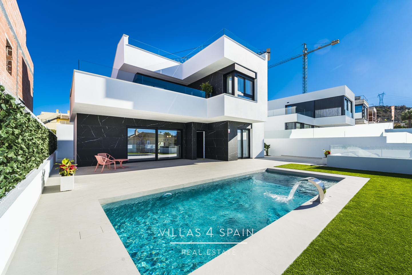 3 Bedroom 3 Bathroom New build villa with private pool and parking