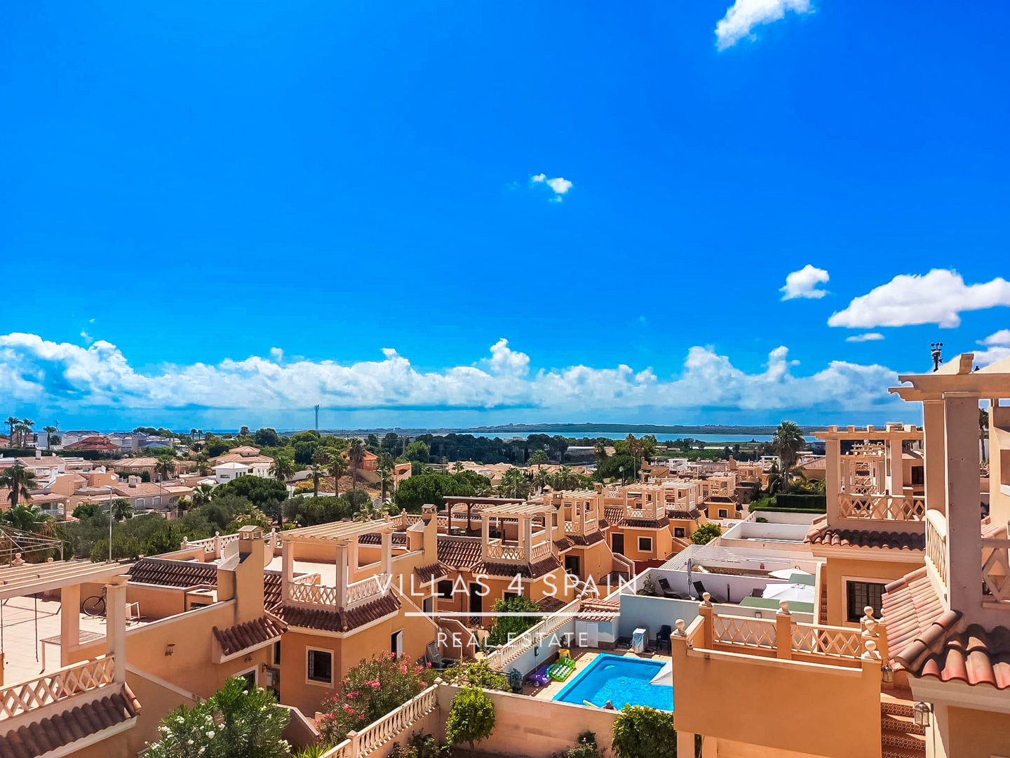 Resale - 5 Bedroom 4 Bathroom Villa with private pool and Guest house, large plot - calle gaudi - Alicante Resale - 5 Bedroom 4 Bathroom Villa with private pool and Guest house, large plot - calle gaudi - Alicante