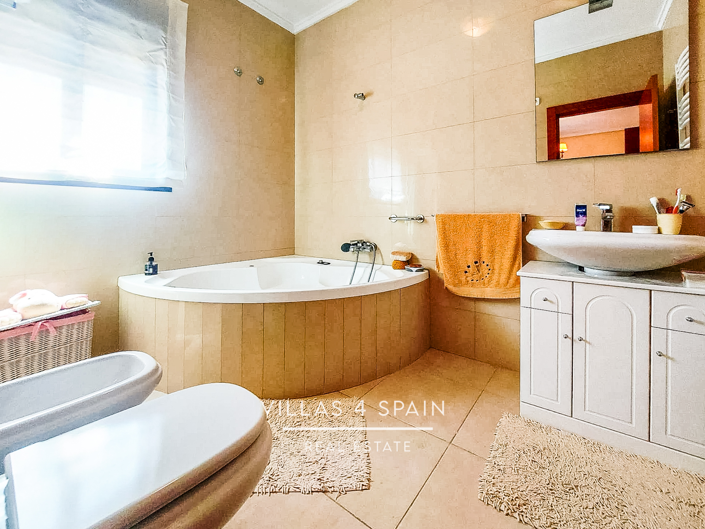 Resale - 5 Bedroom 4 Bathroom Villa with private pool and Guest house, large plot - calle gaudi - Alicante Resale - 5 Bedroom 4 Bathroom Villa with private pool and Guest house, large plot - calle gaudi - Alicante