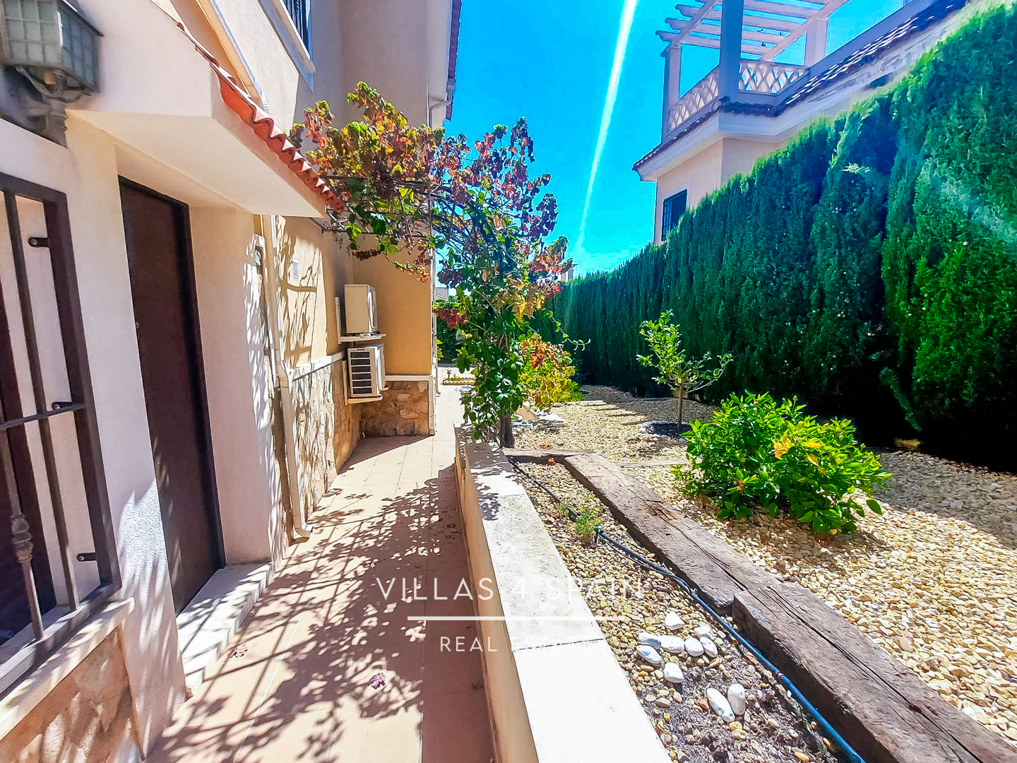 Resale - 5 Bedroom 4 Bathroom Villa with private pool and Guest house, large plot - calle gaudi - Alicante Resale - 5 Bedroom 4 Bathroom Villa with private pool and Guest house, large plot - calle gaudi - Alicante