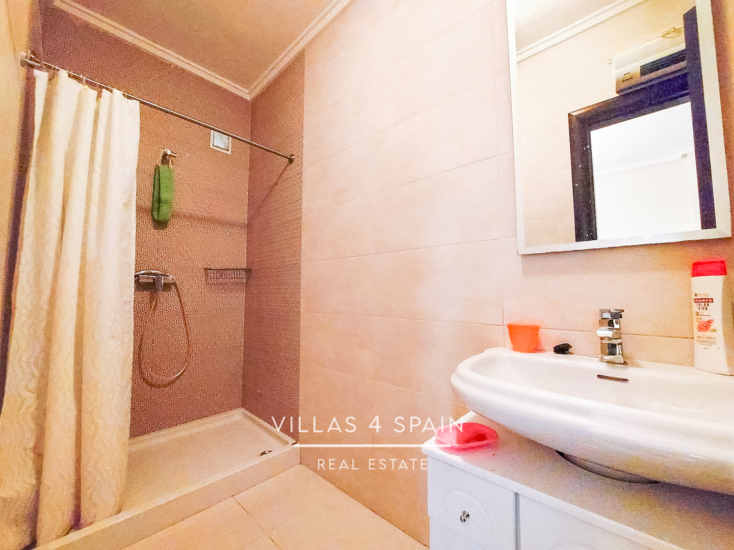 Resale - 5 Bedroom 4 Bathroom Villa with private pool and Guest house, large plot - calle gaudi - Alicante Resale - 5 Bedroom 4 Bathroom Villa with private pool and Guest house, large plot - calle gaudi - Alicante