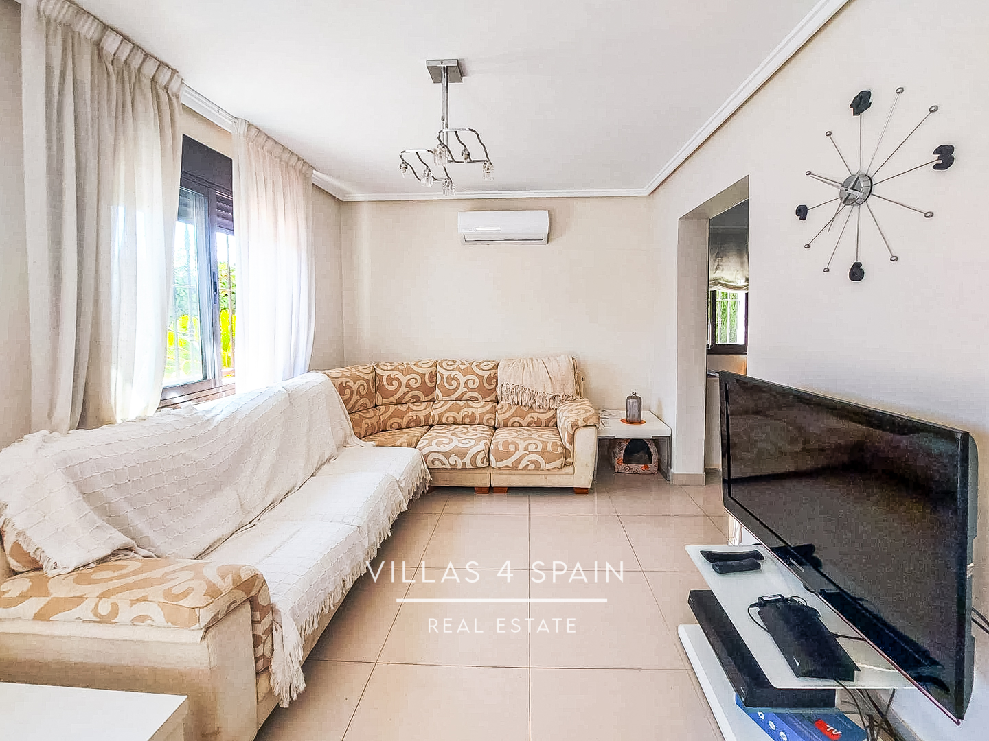 Resale - 5 Bedroom 4 Bathroom Villa with private pool and Guest house, large plot - calle gaudi - Alicante Resale - 5 Bedroom 4 Bathroom Villa with private pool and Guest house, large plot - calle gaudi - Alicante