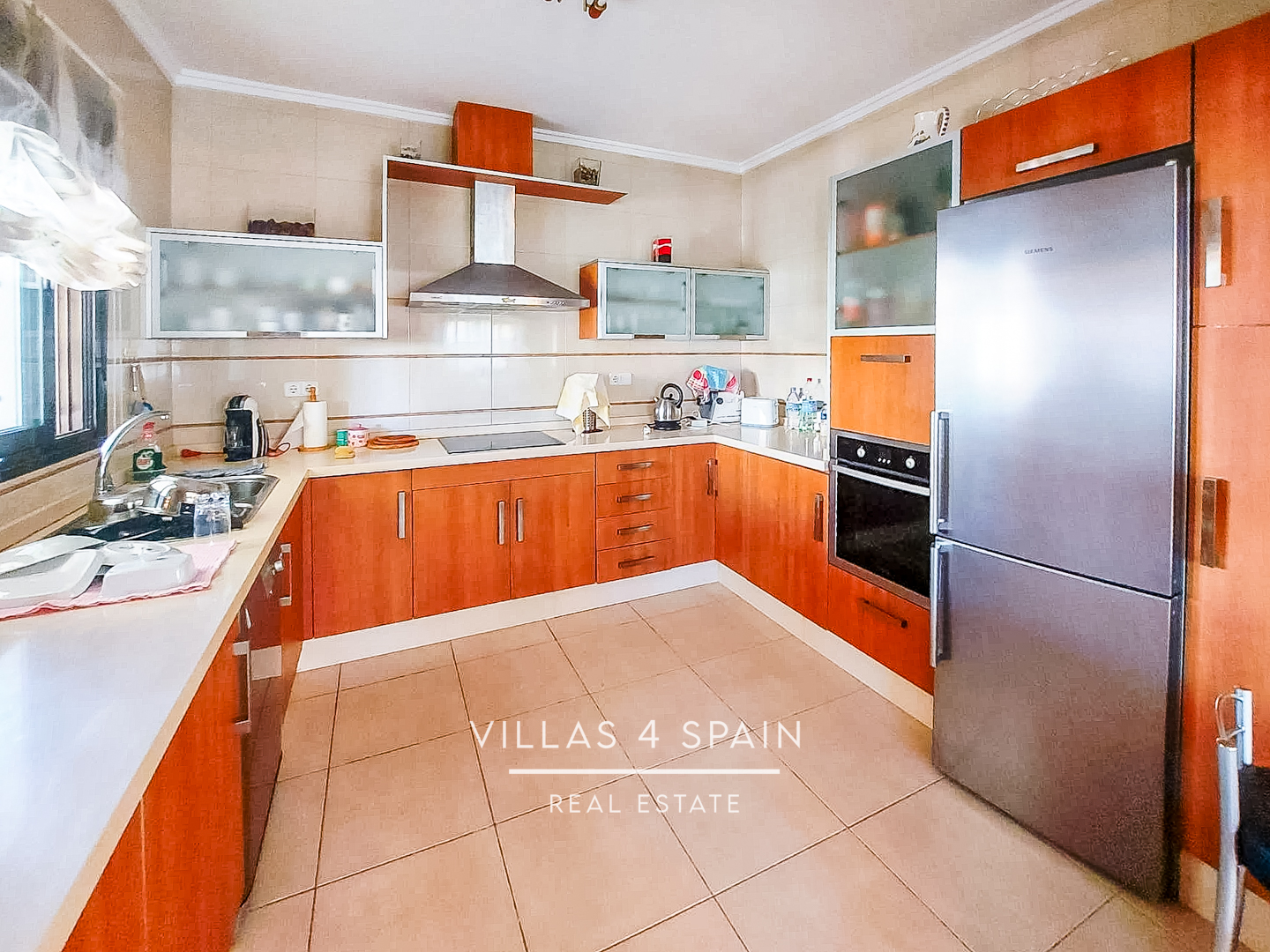 Resale - 5 Bedroom 4 Bathroom Villa with private pool and Guest house, large plot - calle gaudi - Alicante Resale - 5 Bedroom 4 Bathroom Villa with private pool and Guest house, large plot - calle gaudi - Alicante
