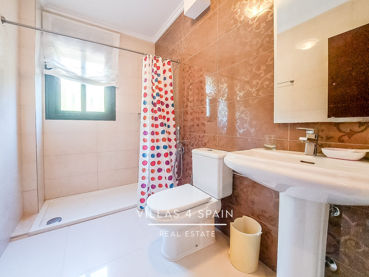 Resale - 5 Bedroom 4 Bathroom Villa with private pool and Guest house, large plot - calle gaudi - Alicante Resale - 5 Bedroom 4 Bathroom Villa with private pool and Guest house, large plot - calle gaudi - Alicante