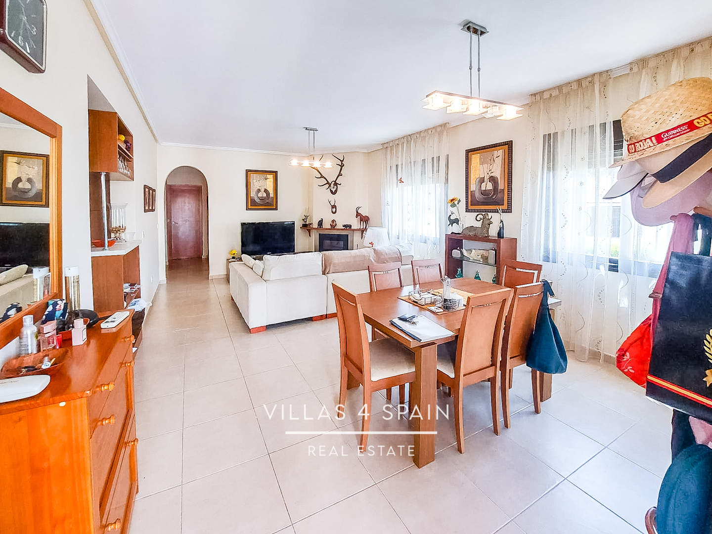 Resale - 5 Bedroom 4 Bathroom Villa with private pool and Guest house, large plot - calle gaudi - Alicante Resale - 5 Bedroom 4 Bathroom Villa with private pool and Guest house, large plot - calle gaudi - Alicante