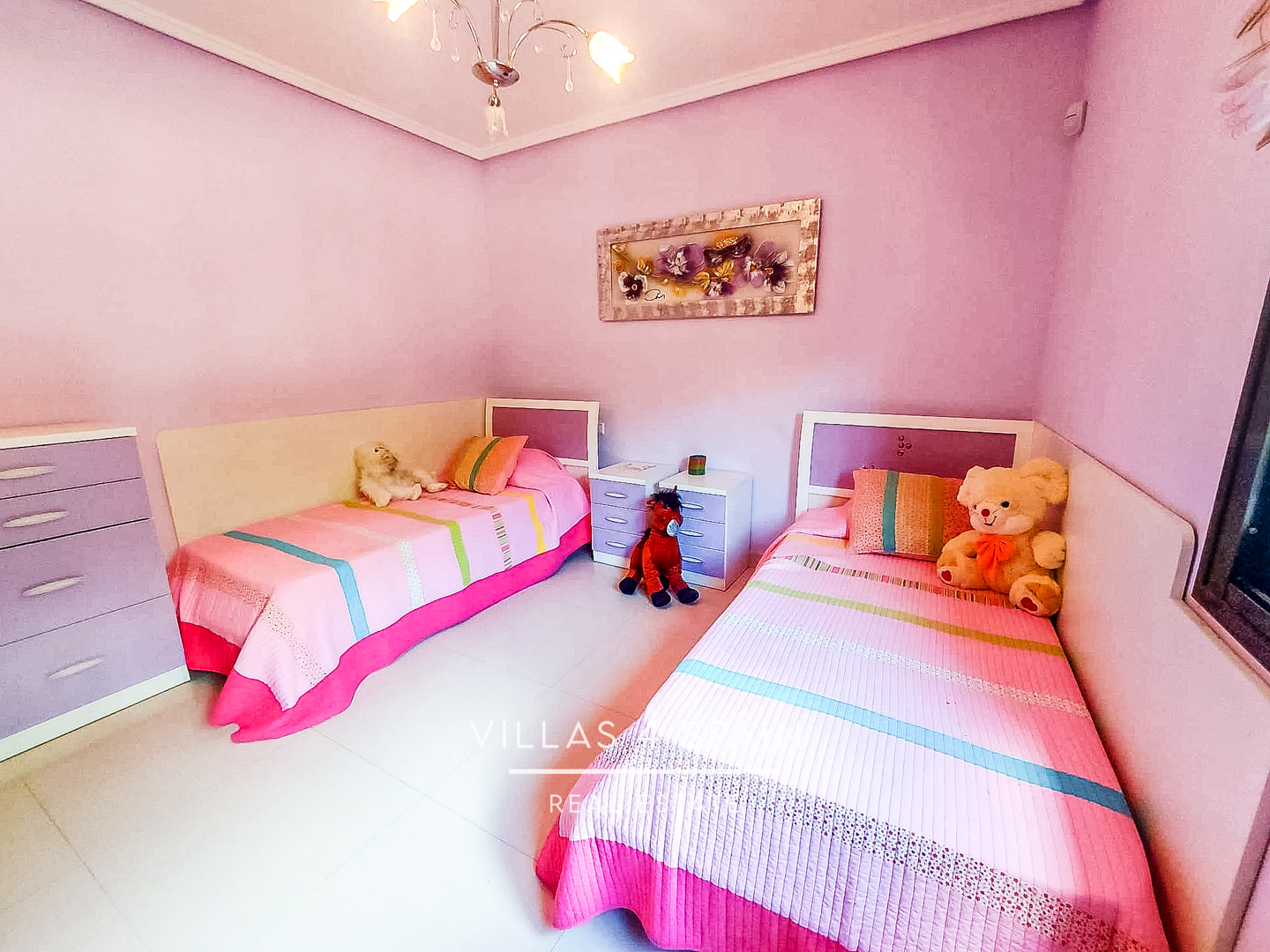 Resale - 5 Bedroom 4 Bathroom Villa with private pool and Guest house, large plot - calle gaudi - Alicante Resale - 5 Bedroom 4 Bathroom Villa with private pool and Guest house, large plot - calle gaudi - Alicante