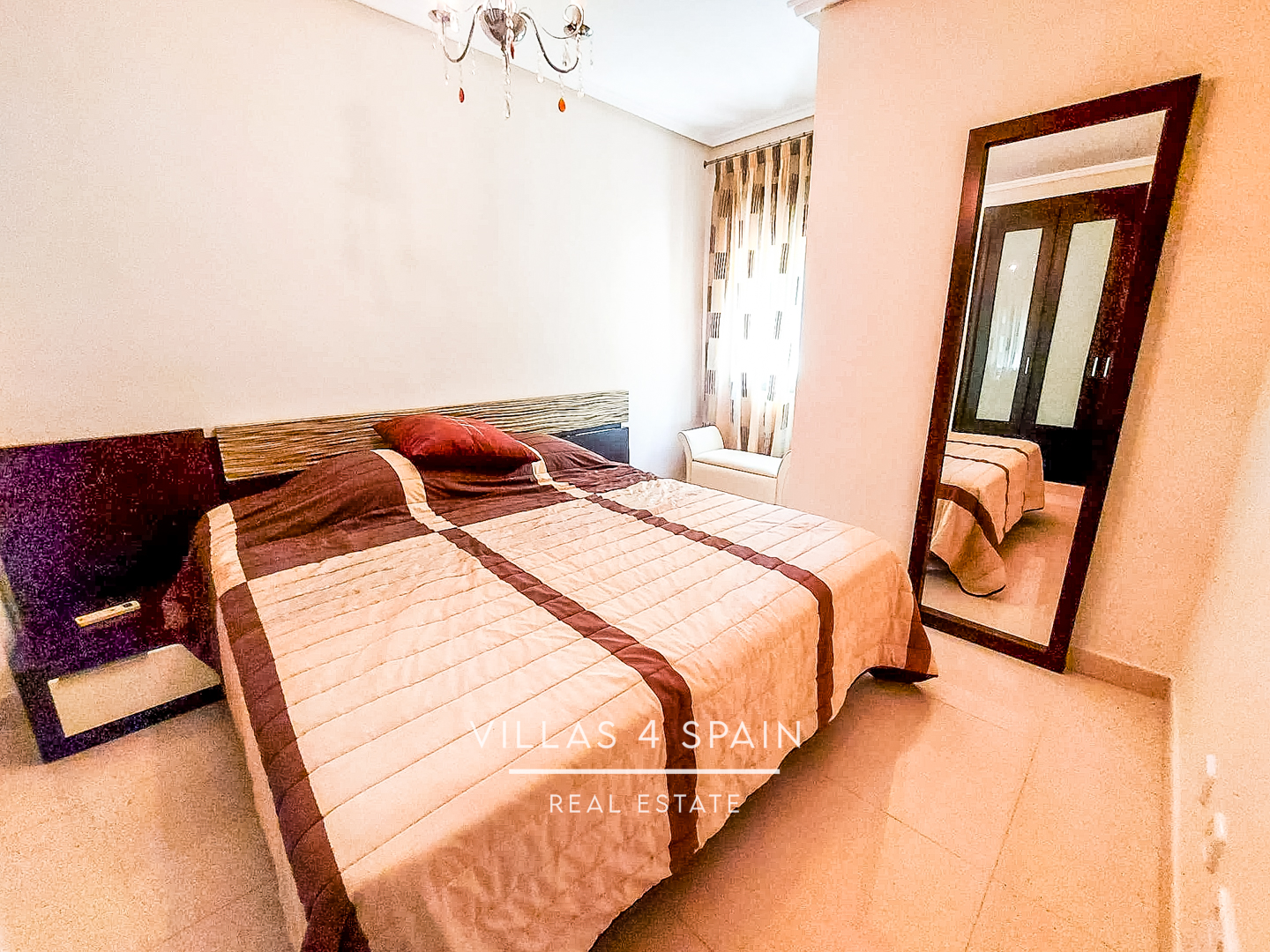 Resale - 5 Bedroom 4 Bathroom Villa with private pool and Guest house, large plot - calle gaudi - Alicante Resale - 5 Bedroom 4 Bathroom Villa with private pool and Guest house, large plot - calle gaudi - Alicante