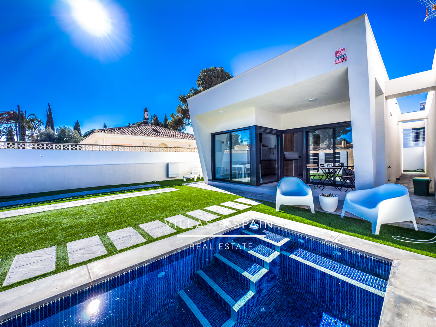 Resale - 2 Bedroom 2 Bathroom Corner Villa with Private Pool and parking - av. de la libertad - Murcia Resale - 2 Bedroom 2 Bathroom Corner Villa with Private Pool and parking - av. de la libertad - Murcia