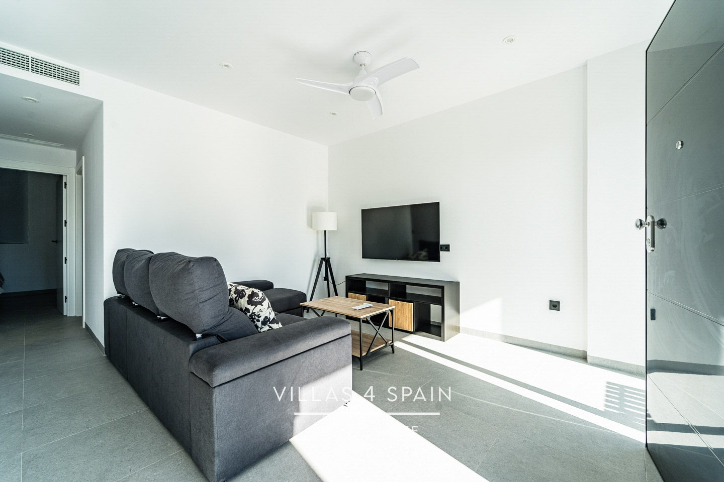 Resale - 2 Bedroom 2 Bathroom Corner Villa with Private Pool and parking - av. de la libertad - Murcia Resale - 2 Bedroom 2 Bathroom Corner Villa with Private Pool and parking - av. de la libertad - Murcia