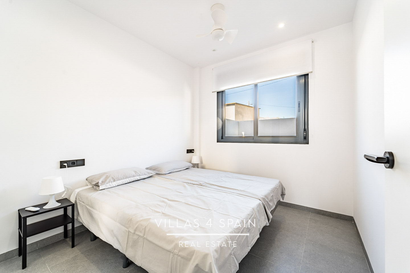 Resale - 2 Bedroom 2 Bathroom Corner Villa with Private Pool and parking - av. de la libertad - Murcia Resale - 2 Bedroom 2 Bathroom Corner Villa with Private Pool and parking - av. de la libertad - Murcia