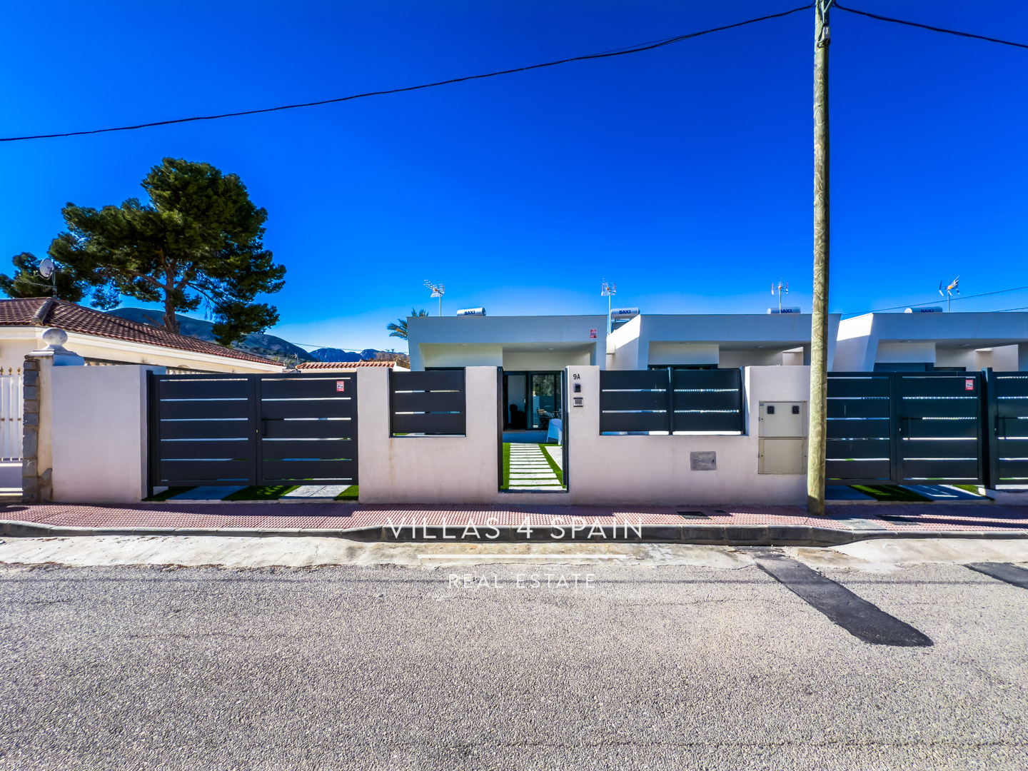 Resale - 2 Bedroom 2 Bathroom Corner Villa with Private Pool and parking - av. de la libertad - Murcia Resale - 2 Bedroom 2 Bathroom Corner Villa with Private Pool and parking - av. de la libertad - Murcia