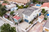 V4S2222, 4 Bedroom 3 bathroom villa with 2 guest apartments in los baños de fortuna 