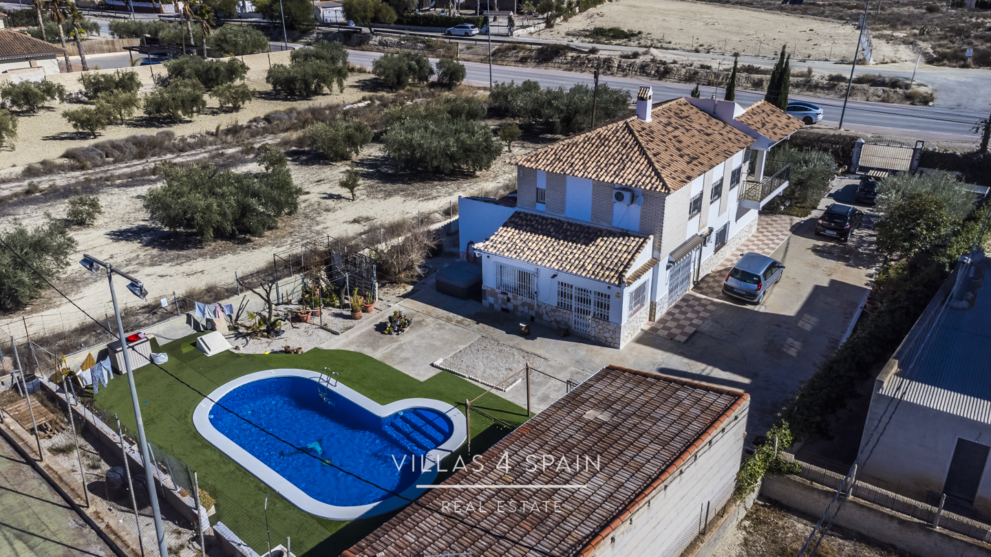 Resale - 5 bedroom 4 bathroom villa with guest apartment in fortuna murcia - calle Baños - Murcia Resale - 5 bedroom 4 bathroom villa with guest apartment in fortuna murcia - calle Baños - Murcia