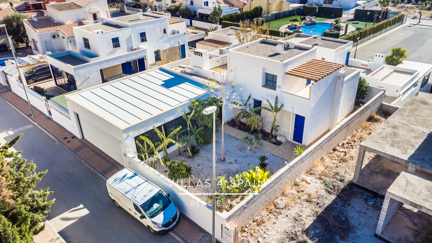 Resale - 3 Bedroom 2 Bathroom Villa with private parking and community pool - calle mercurio - Murcia Resale - 3 Bedroom 2 Bathroom Villa with private parking and community pool - calle mercurio - Murcia