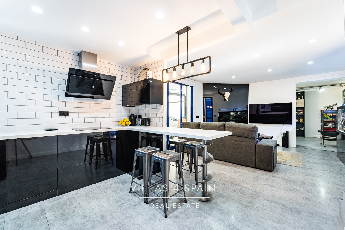 Resale - 3 Bedroom 2 Bathroom Villa with private parking and community pool - calle mercurio - Murcia Resale - 3 Bedroom 2 Bathroom Villa with private parking and community pool - calle mercurio - Murcia