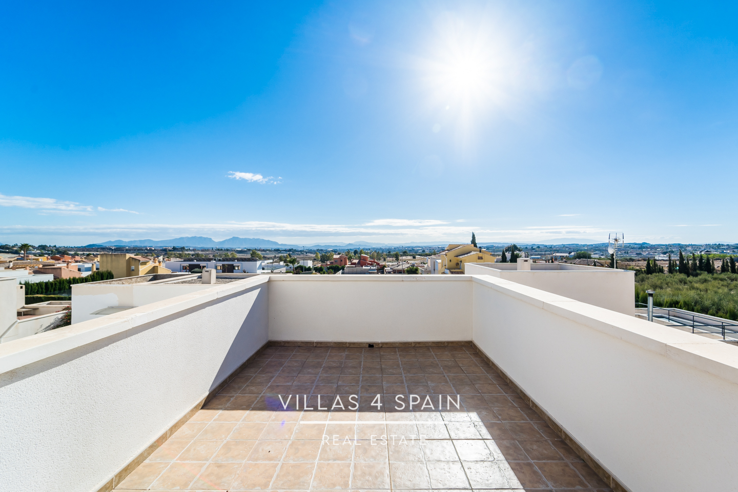 Resale - 3 Bedroom 2 Bathroom Villa with private parking and community pool - calle mercurio - Murcia Resale - 3 Bedroom 2 Bathroom Villa with private parking and community pool - calle mercurio - Murcia