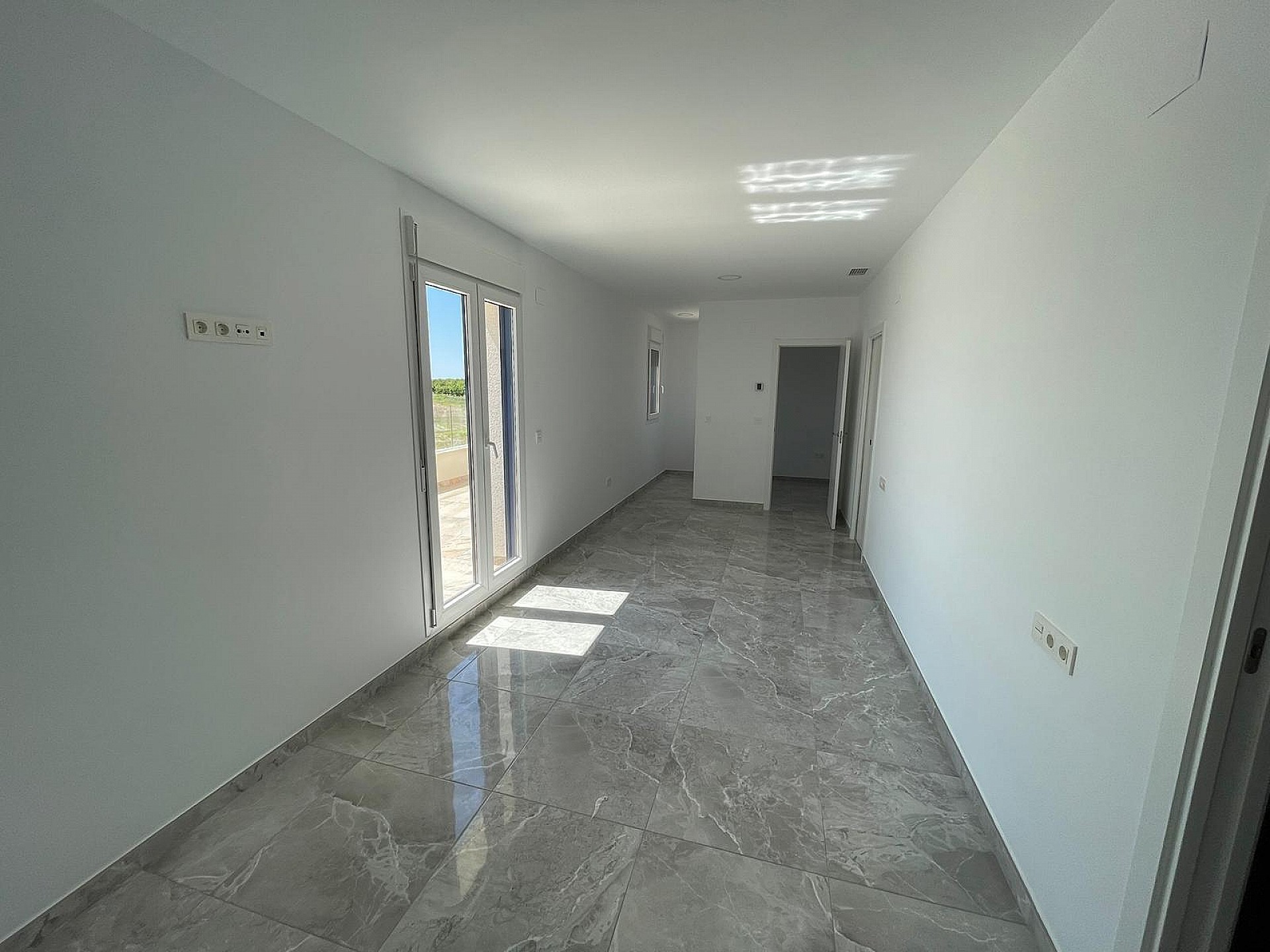Resale - 4 Bedroom 3 Bathroom Villa in Pinoso - - Alicante Resale - 4 Bedroom 3 Bathroom Villa in Pinoso - - Alicante