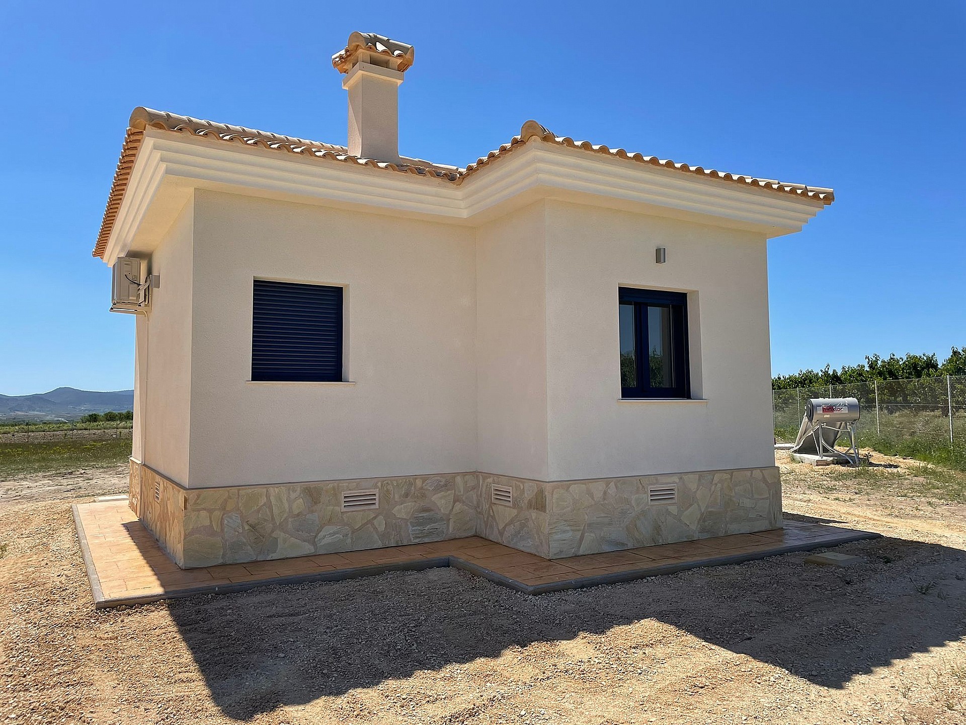 Resale - 4 Bedroom 3 Bathroom Villa in Pinoso - - Alicante Resale - 4 Bedroom 3 Bathroom Villa in Pinoso - - Alicante
