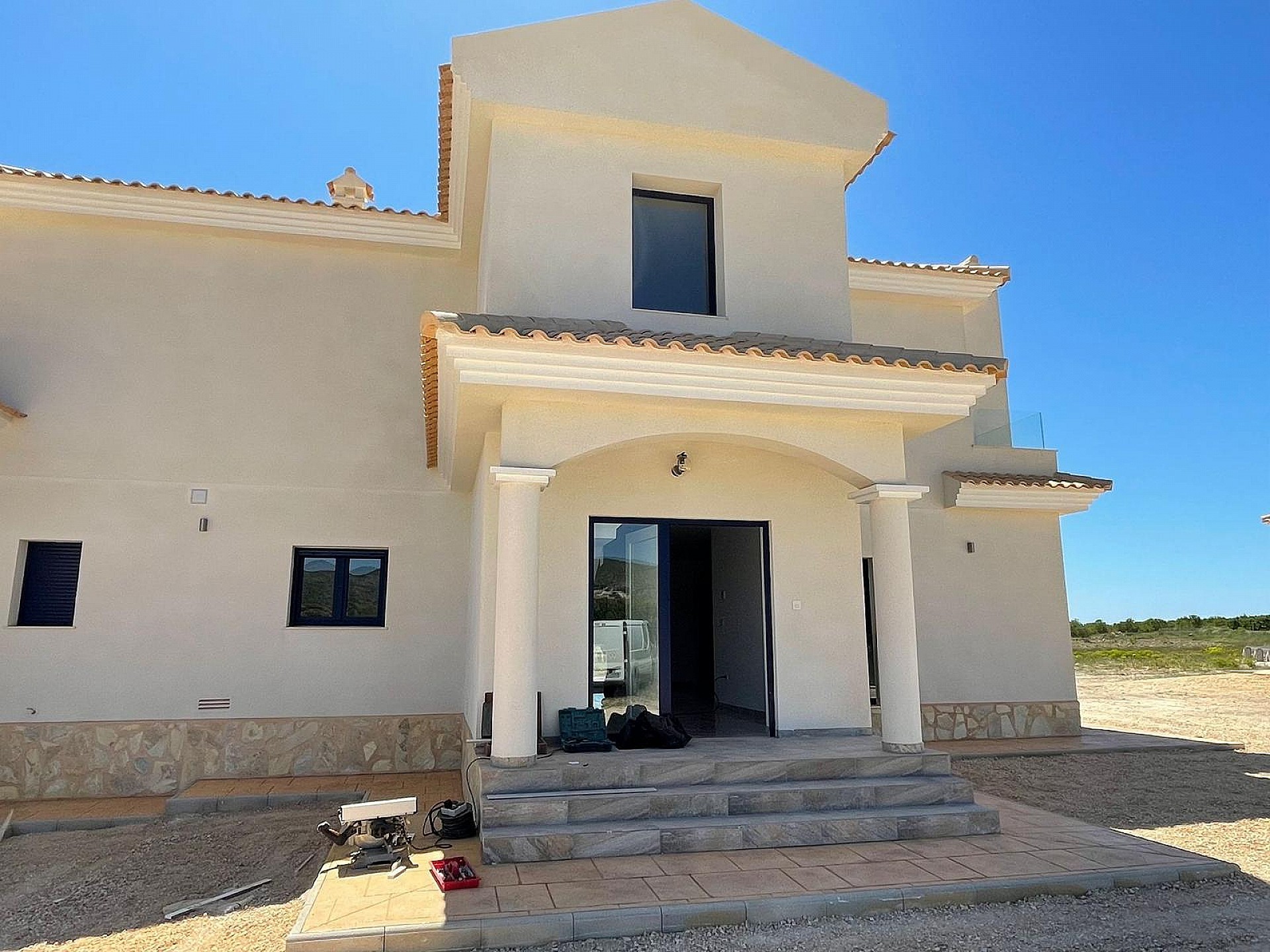 Resale - 4 Bedroom 3 Bathroom Villa in Pinoso - - Alicante Resale - 4 Bedroom 3 Bathroom Villa in Pinoso - - Alicante